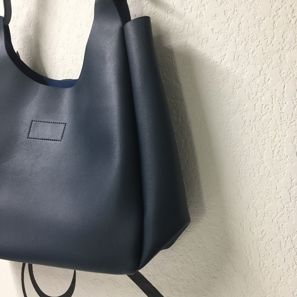 Neiman Marcus Large hobo bag blue vegan leather - Picture 5 of 16